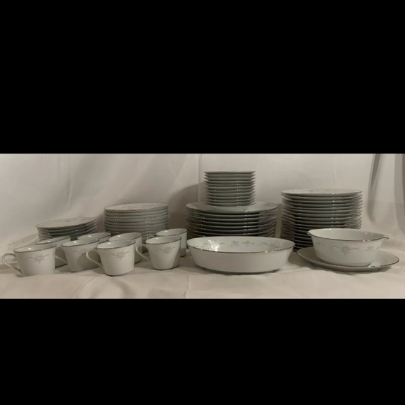 Vintage noritake dishware set - Picture 9 of 10